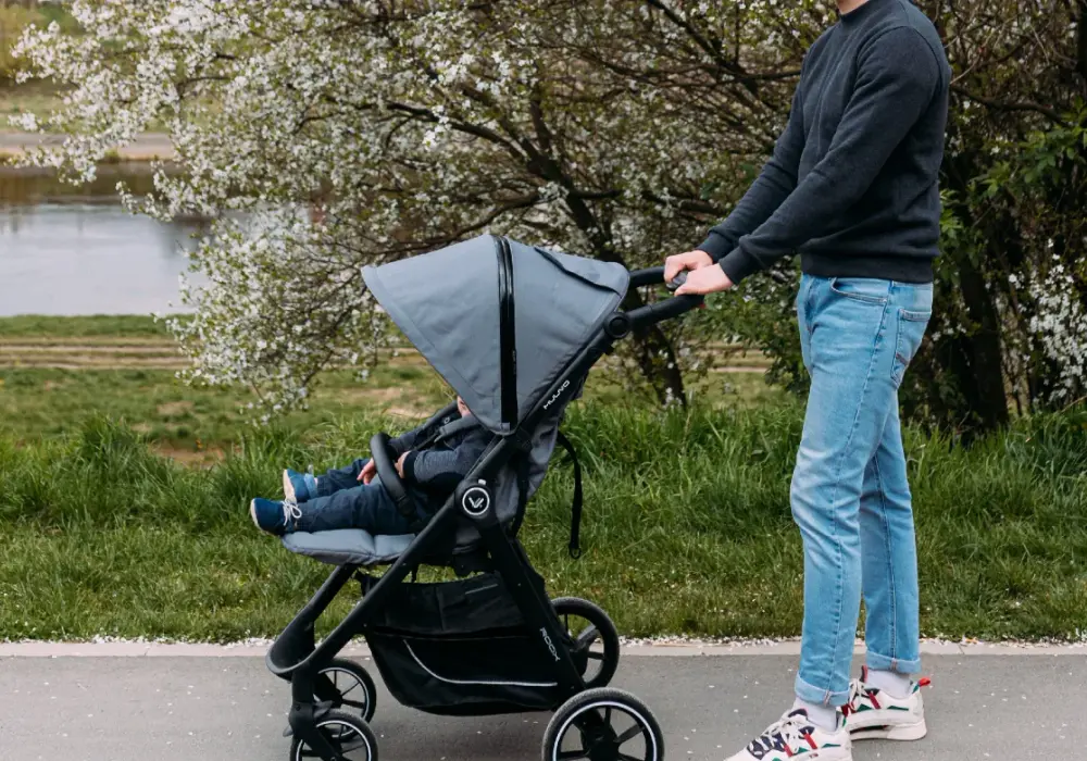 Kiedy kupić wózek dla dziecka? Najlepszy czas i błędy, których unikać