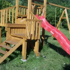 Jak zrobić bezpieczną zjeżdżalnię dla dziecka krok po kroku – poradnik DIY