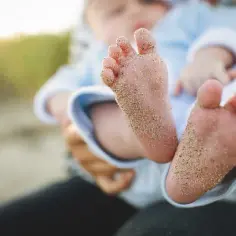 Co dziadkowie kupują na urodzenie dziecka? Odkryj najpopularniejsze prezenty