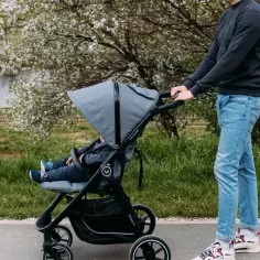 Kiedy kupić wózek dla dziecka? Najlepszy czas i błędy, których unikać
