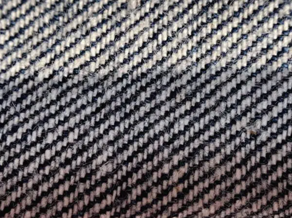 Materiały ekologiczne i konopie tekstylne: kiedy moda staje się zrównoważona